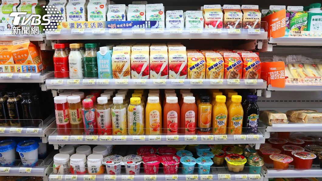 喝含糖飲料與糖尿病年輕化可能有關。(示意圖/shutterstock達志影像)