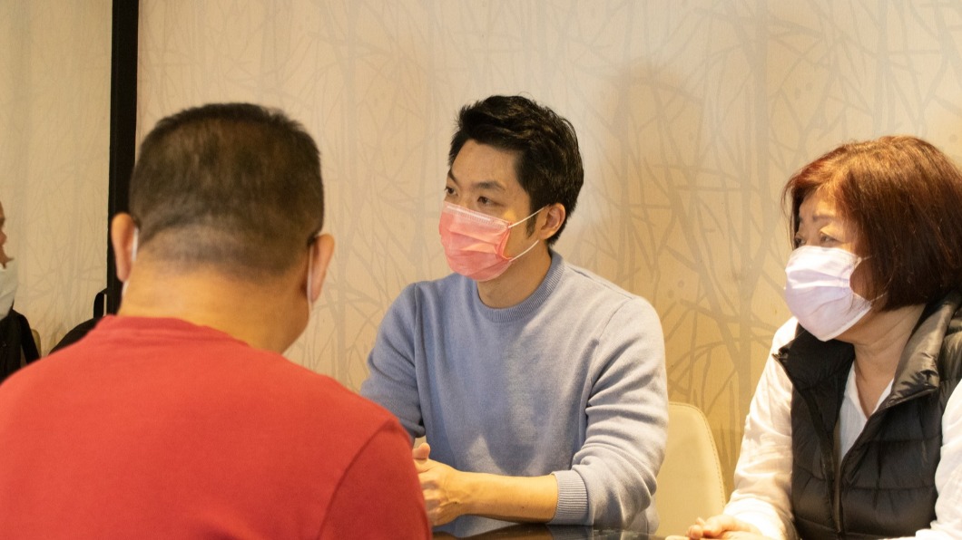蔣萬安(中)認為台北市最需要的是人才。(圖/翻攝自蔣萬安臉書)