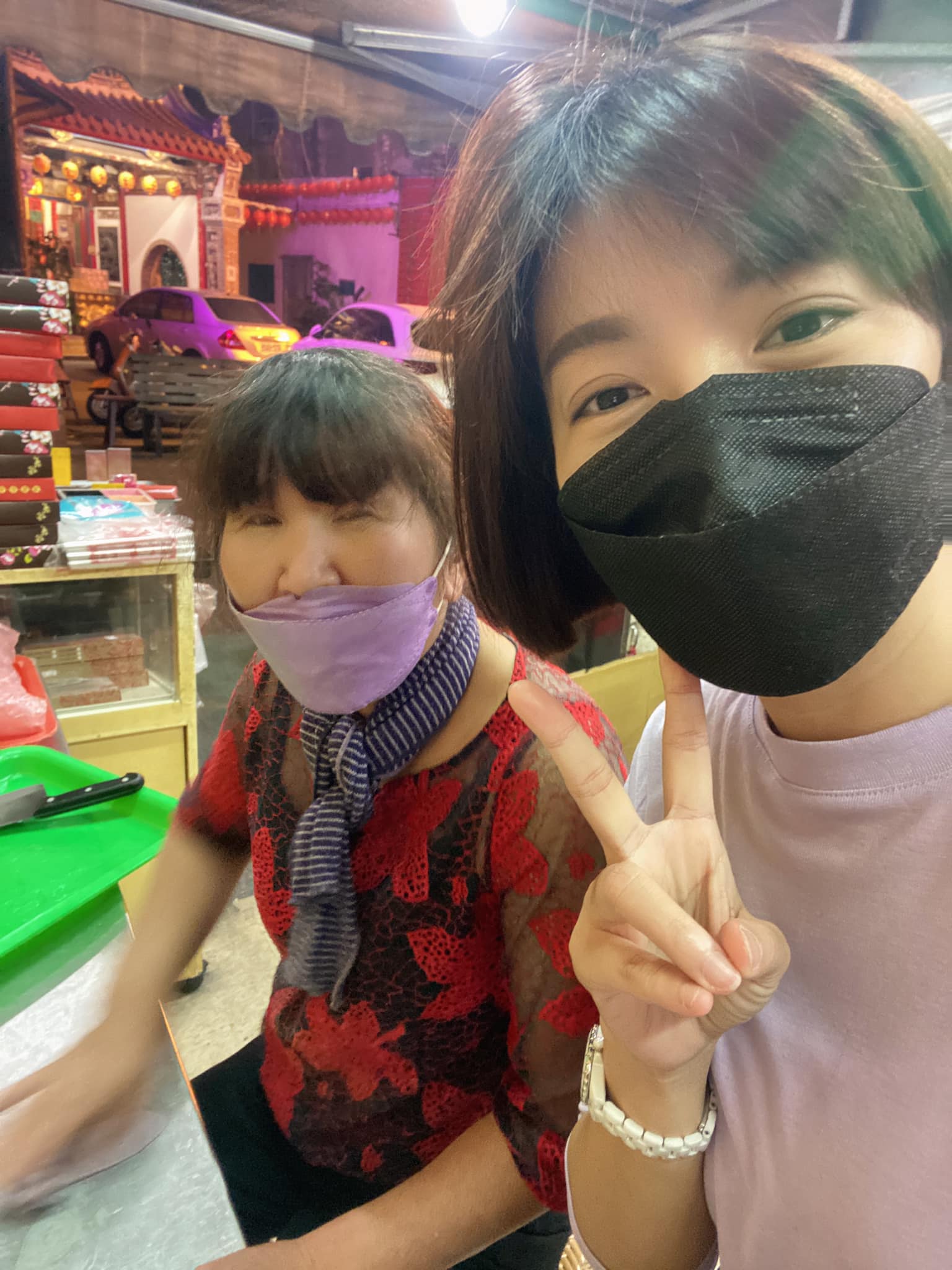 米可白家中經營餅店。(圖/翻攝米可白臉書)
