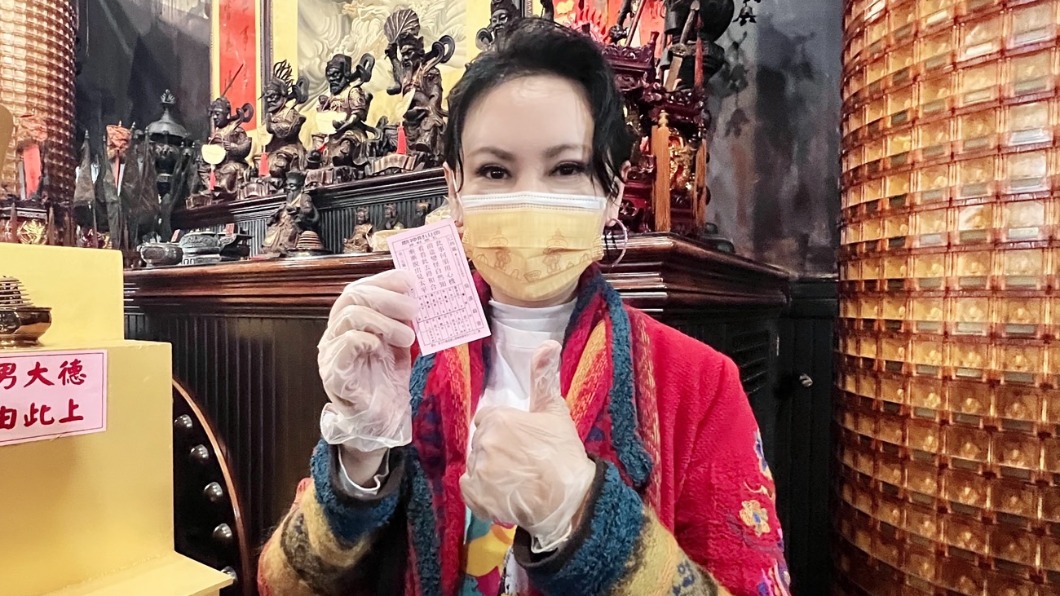 陳亞蘭初四迎財神!「和楊麗花吃早餐」恩師心疼:太拚了