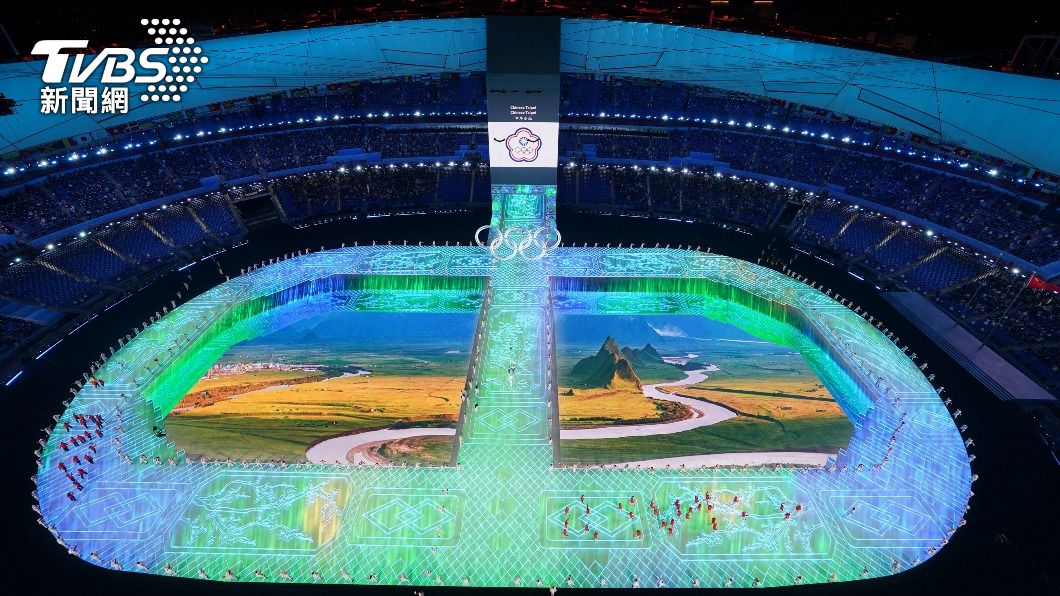 北京冬奧開幕式在「鳥巢」登場,中華隊進場。(圖/達志影像路透社)