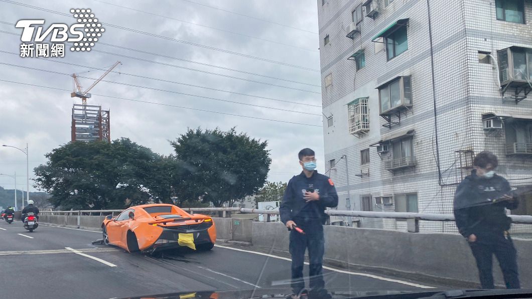 員警獲報到場。（圖／TVBS）