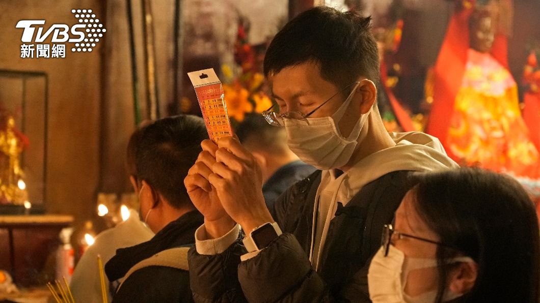 香港民眾在農曆新年增加社交接觸，讓疫情瞬間炸開。（圖／達志影像美聯社）