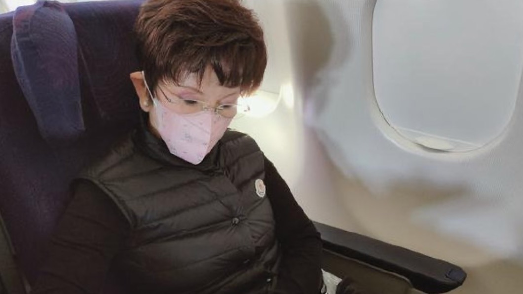 洪秀柱前往北京參加冬奧開幕式。(圖/翻攝自微博)