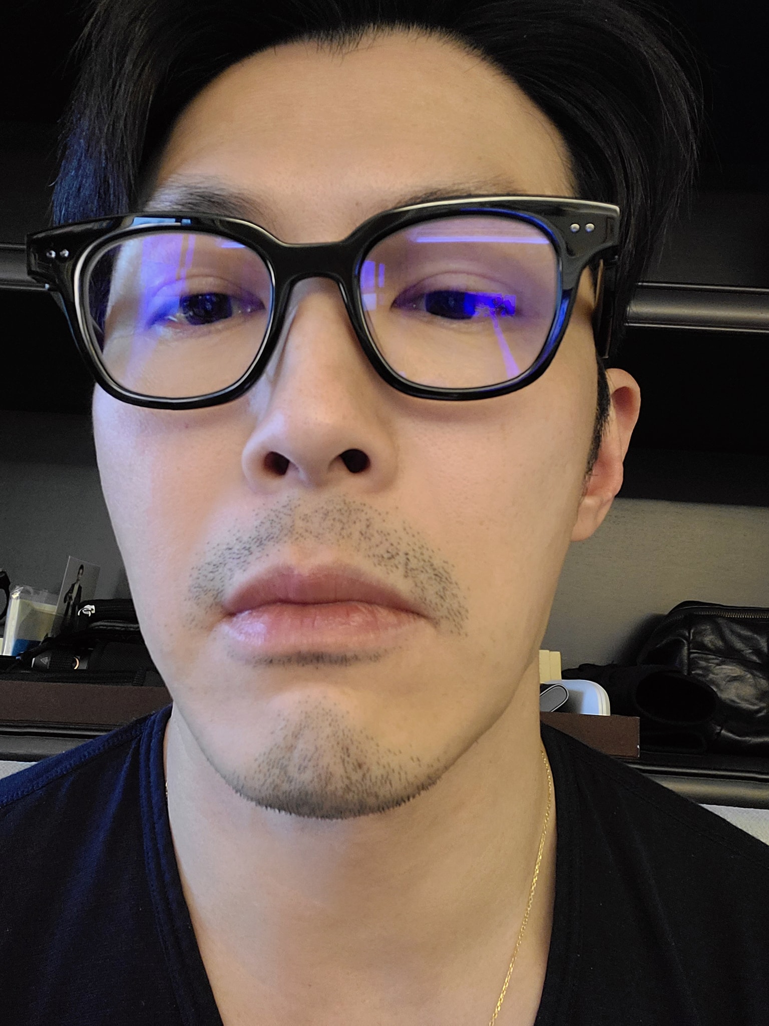 黃少祺笑喊，留鬍渣是在家頹廢的結果。（圖／翻攝自黃少祺臉書）