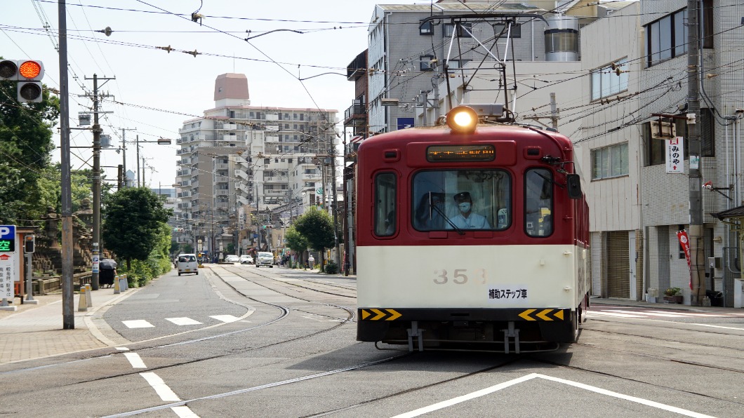 日本染疫首破十萬 蓋「電車神社」拚觀光