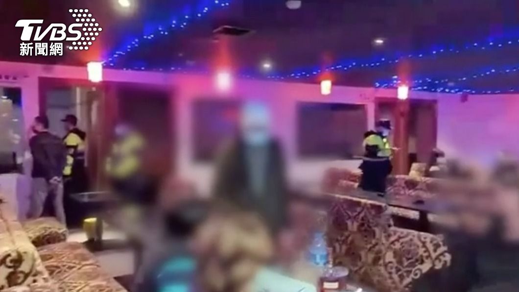 別鬆懈!警突襲阿公店、網咖 揪28人未實聯制、1通緝犯