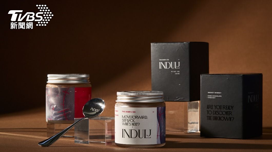 專案的亮點即是贈送的甜品「INDULJ」8% 調酒冰淇淋。(圖/台北晶華提供)