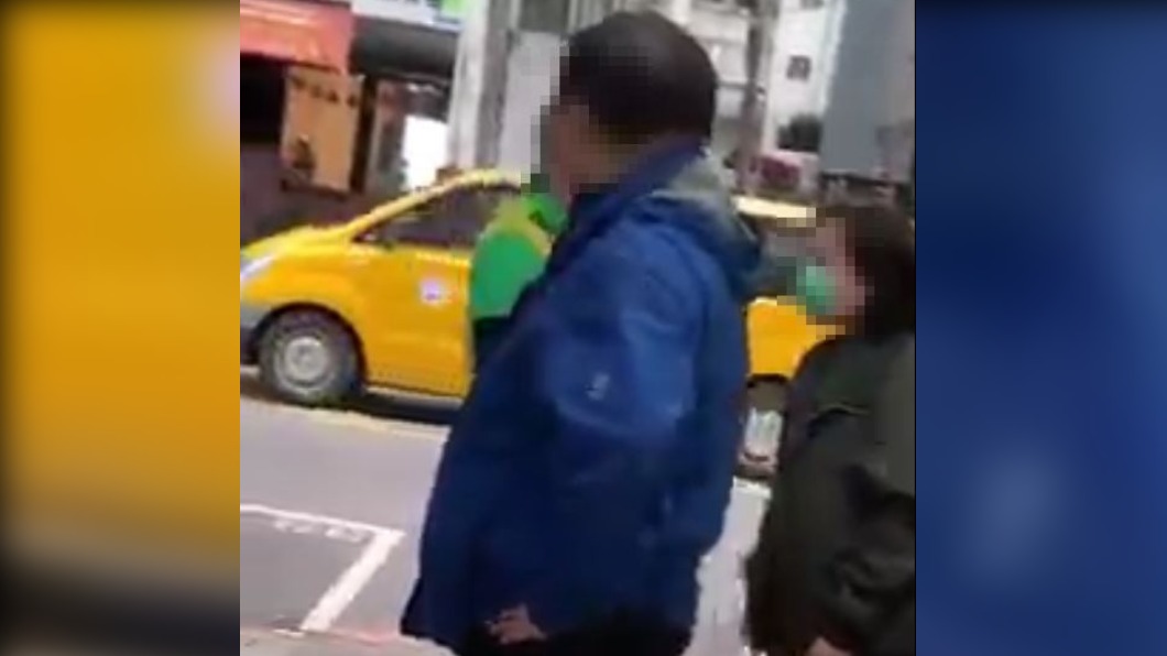 男子疑似不滿店員口氣態度不好。（圖／翻攝自我是永和人 臉書）