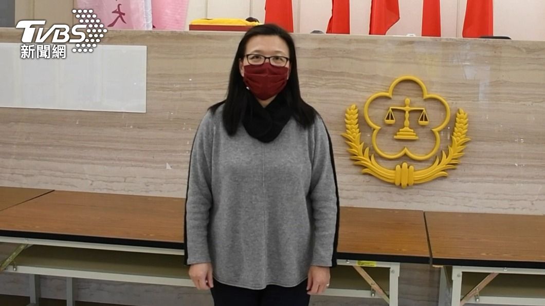 士林分署主任行政執行官林靜怡說明林男罰鍰狀況。（圖／TVBS）