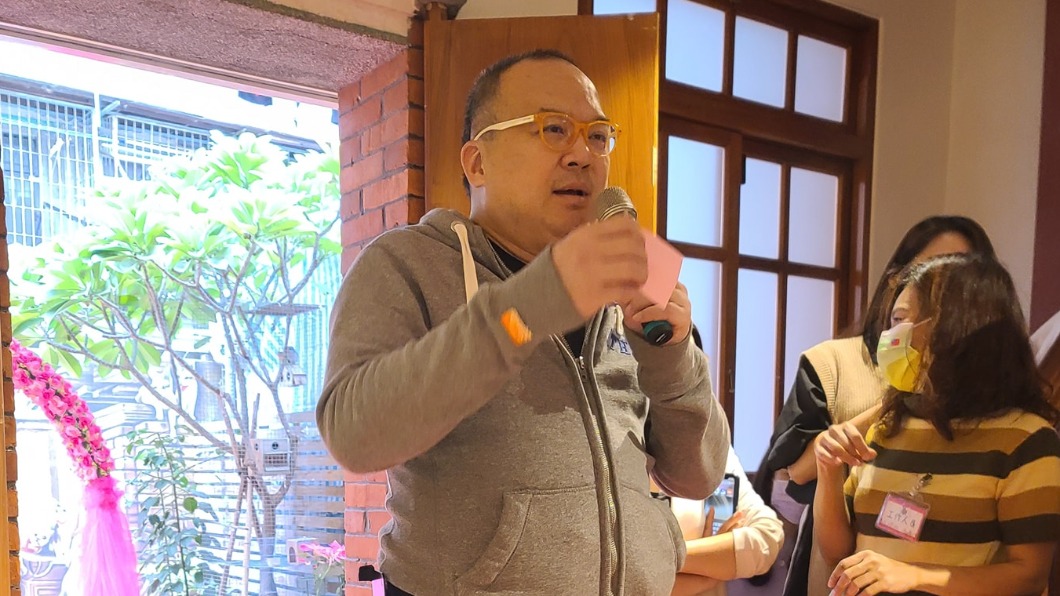 明金成昨(8)日心肌梗塞送醫不治。(圖/翻攝自明金成臉書)