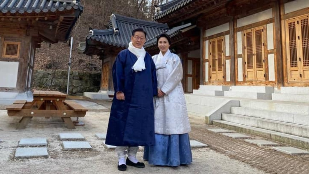 金慧京在李在明任京畿道知事期間盜刷公務卡。(圖/翻攝自이재명 Facebook)