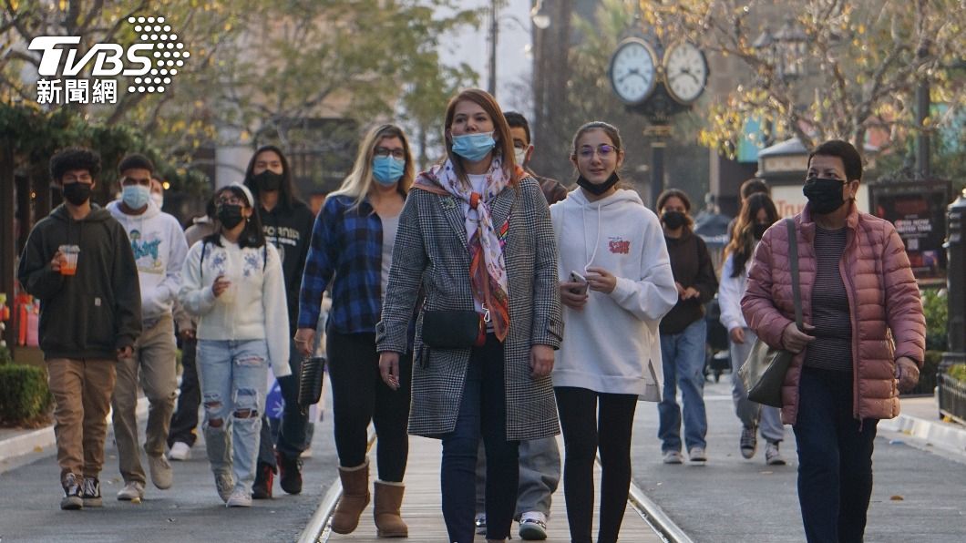 棄嚴防死守轉與病毒共存 各國防疫鬆綁一覽