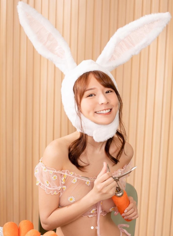 林莎曬出兔女郎裝。(圖/翻攝自superlisa821 IG)