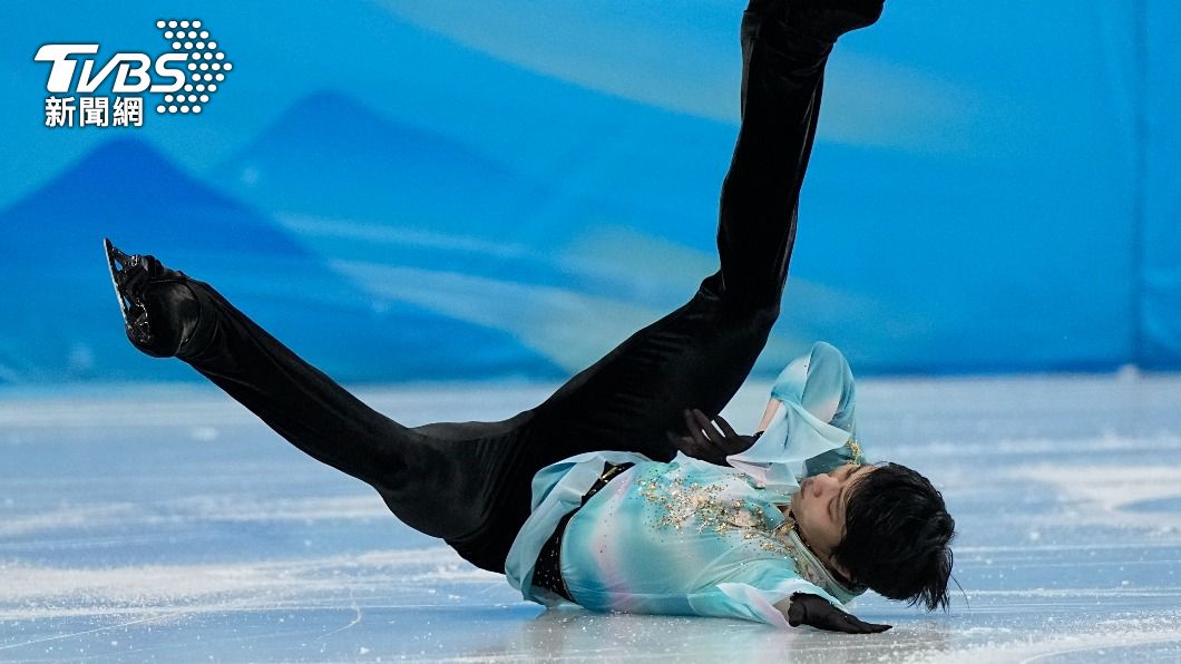 羽生結弦挑戰4周半跳連兩摔。(圖/達志影像美聯社)