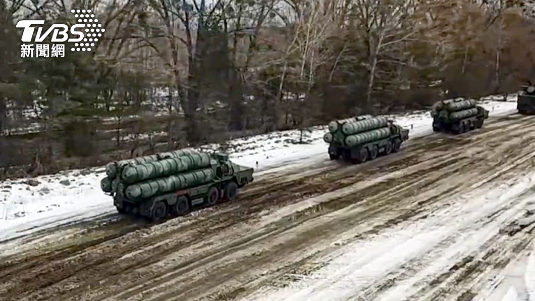 俄軍出動S-400型防空飛彈系統。（圖／達志影像美聯社）