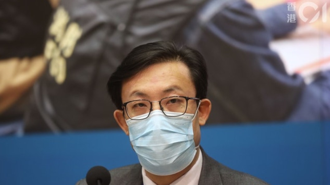 醫院管理局總行政經理(綜合臨床服務)李立業承認,要市民等候送院的情況不理想。(圖/香港01提供)