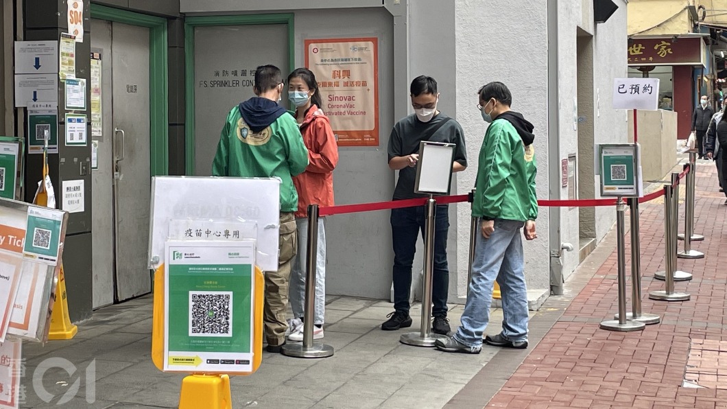 香港醫院不堪負荷！專家：疫情下月達高峰　病房全淪陷