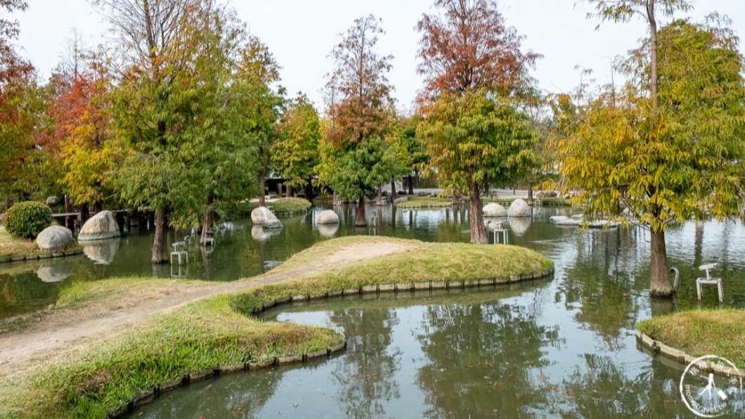 其中必拍景點「愛心小島」,總是吸引民眾許多前來拍照留念。(圖/桃桃's旅人手札)