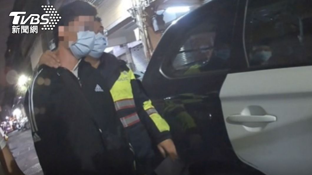 失聯移工相約小酌結果意外暴露身分。(圖/TVBS)