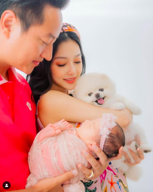 王思佳2016年與老公Joe結婚,去(2021)年迎來女兒「小王美」。(圖/翻攝自王思佳IG)