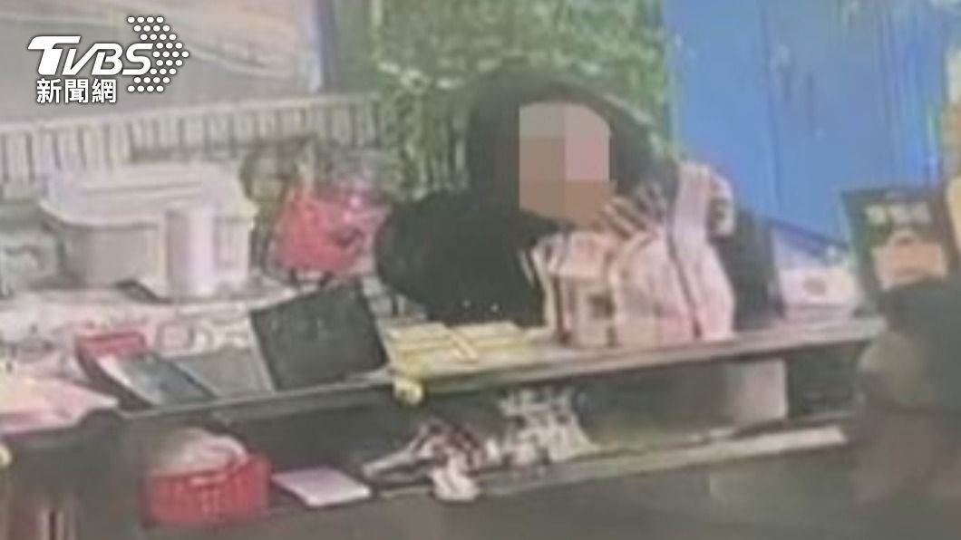 案發前一天晚上,鍾姓老闆頭上就已經包著紗布。(圖/TVBS)