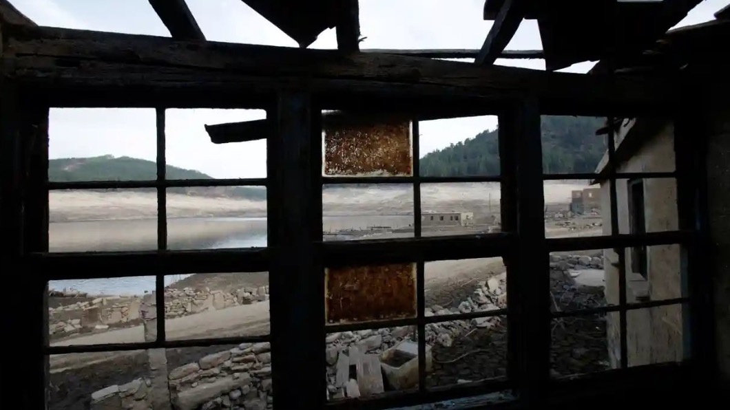 阿瑟雷多不少建築物都毀損。（圖／翻攝自推特）