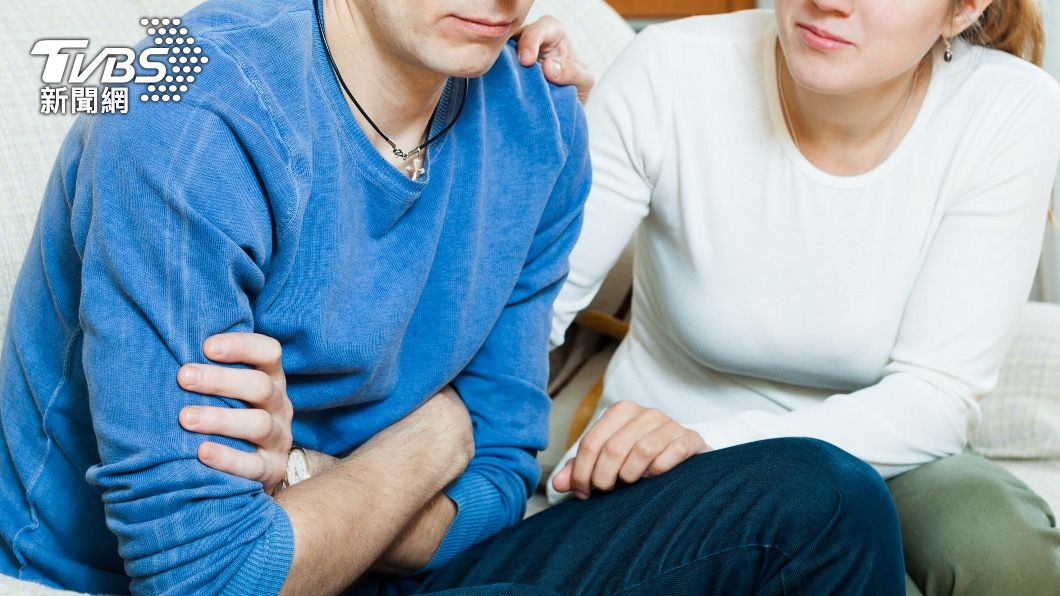 男友謊稱家人重病需要資金,並向女友借錢。(示意圖,非當事人/shutterstock達志影像)