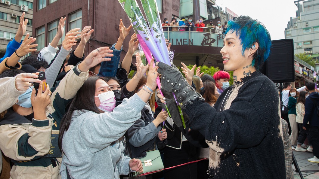 TRASH關鍵字「解散」急喊冤 演唱會為秀腹肌練到乾嘔
