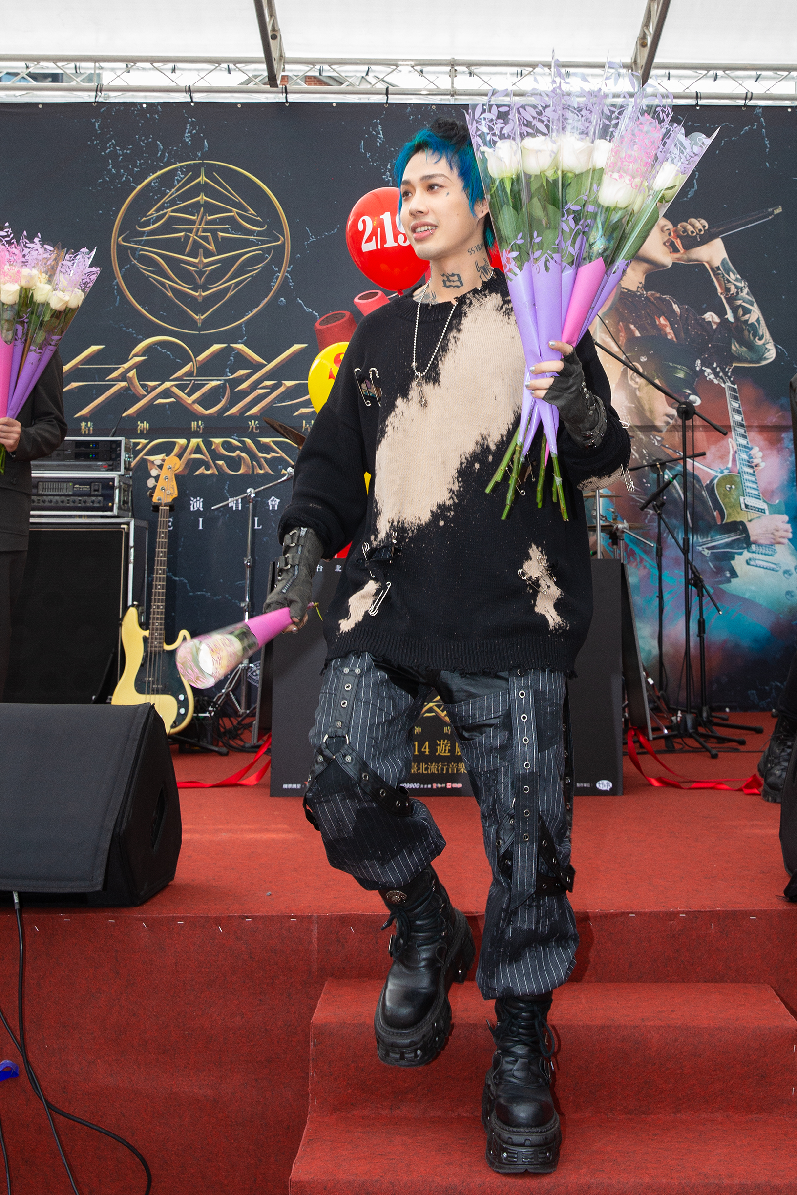 阿夜透露演唱會將有高難度動作。（圖／華納音樂提供）