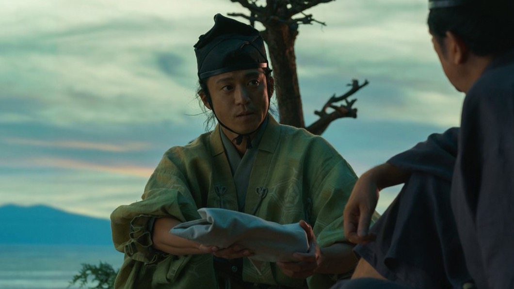 飾演主角北條義時的小栗旬。(圖/翻攝自「2022年 大河ドラマ「鎌倉殿の13人」」推特)