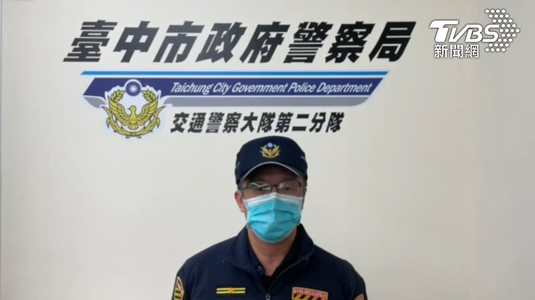 交通分隊分隊長林殷毅說明案情。(圖/警方提供)