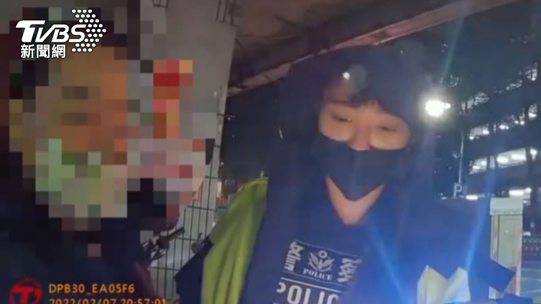 「逮捕我吧,警察姐姐」新北保大警花1日破2案 照片曝光引騷動