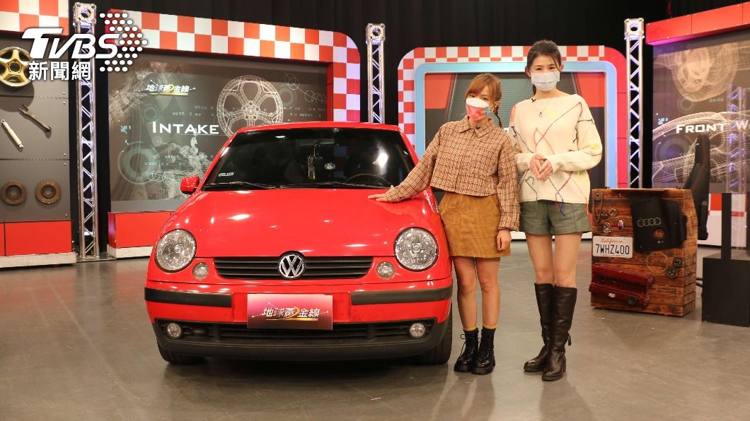 主持人蘇宗怡邀請藝人徐凱希分享買車經驗。(圖/TVBS)