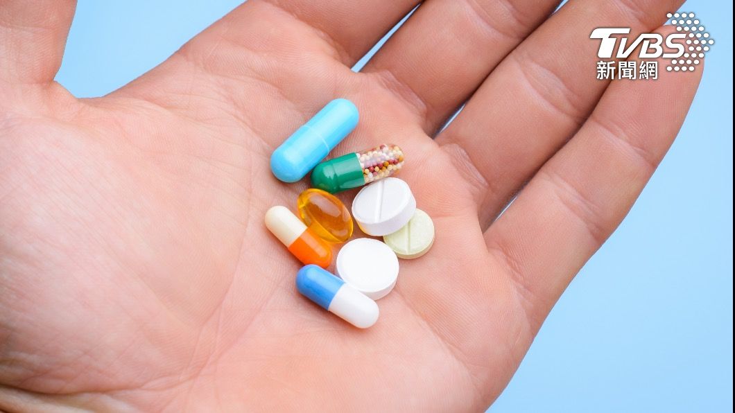 吞藥卡卡!膠囊可以直接剝開吃?外科醫師揭可怕後果