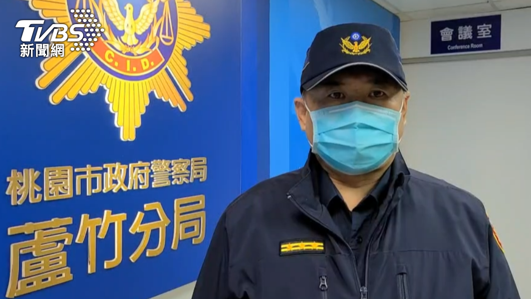 蘆竹分局祕書室主任陳永成說明案情。（圖／TVBS）
