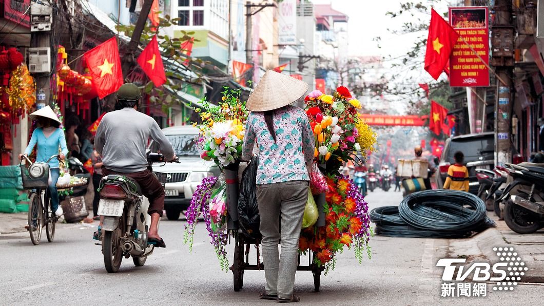 越南鬆綁國際旅客防疫限制。(示意圖/shutterstock達志影像)
