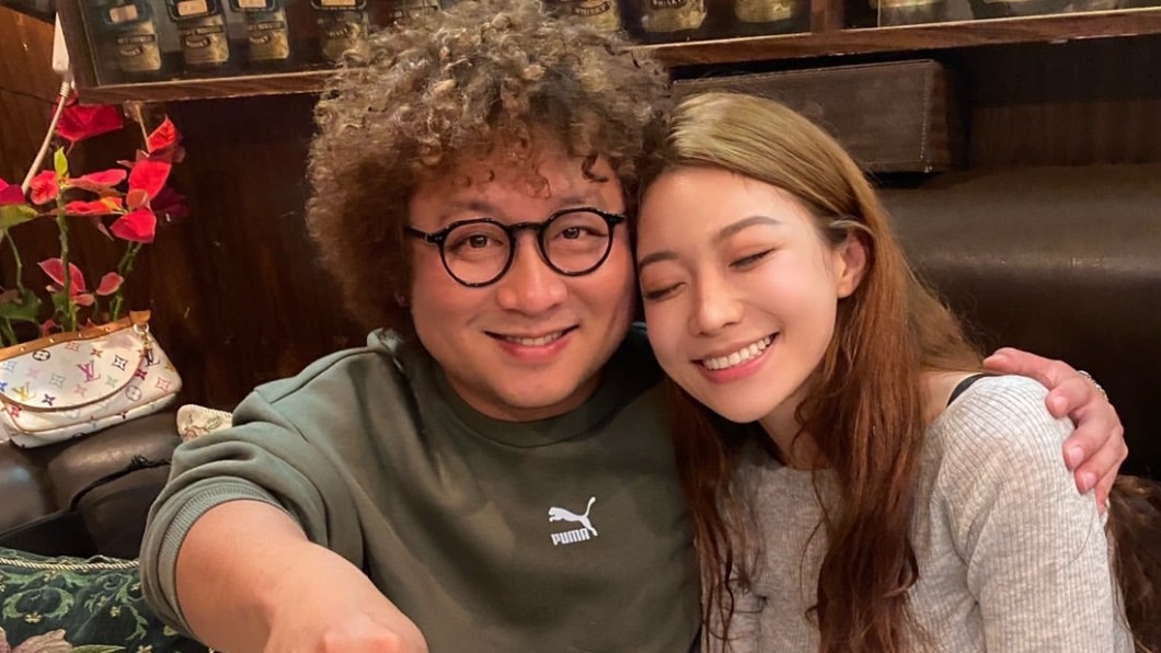 納豆、依依感情甜蜜。(圖/翻攝自依級選物|豆你開心Facebook)