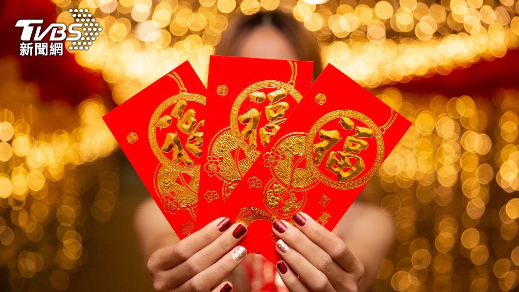 紅包袋內裝入168元放在正北方,7天後再拿去存。(示意圖/shutterstock達志影像)