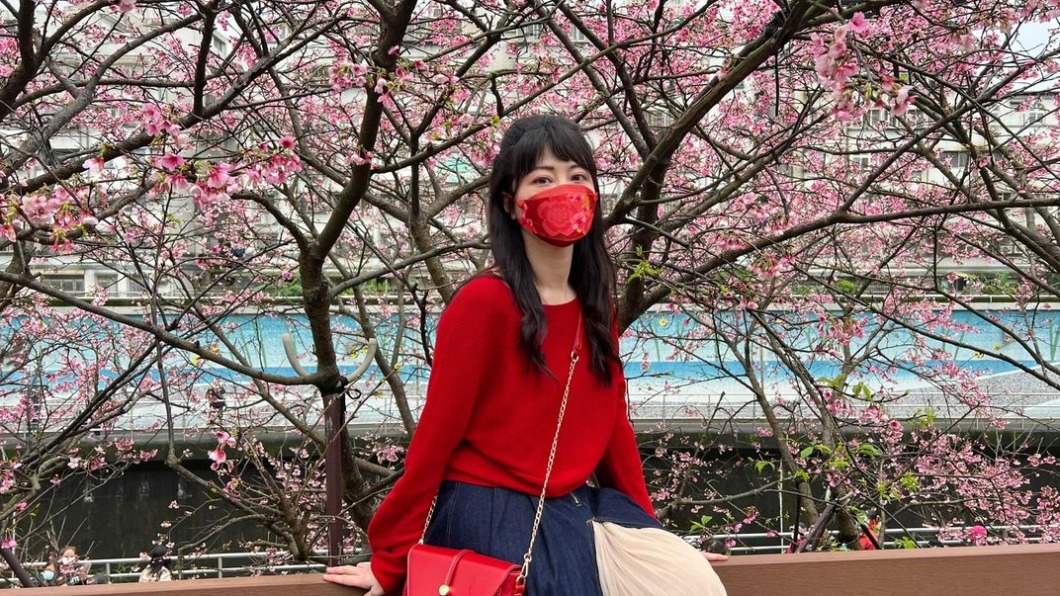 高嘉瑜情人節曬賞櫻照 鄧佳華留言「愛我嗎」被砲慘