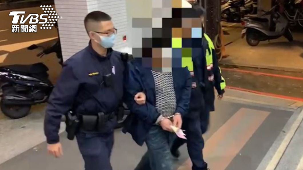 警方將人逮捕。(圖/TVBS)