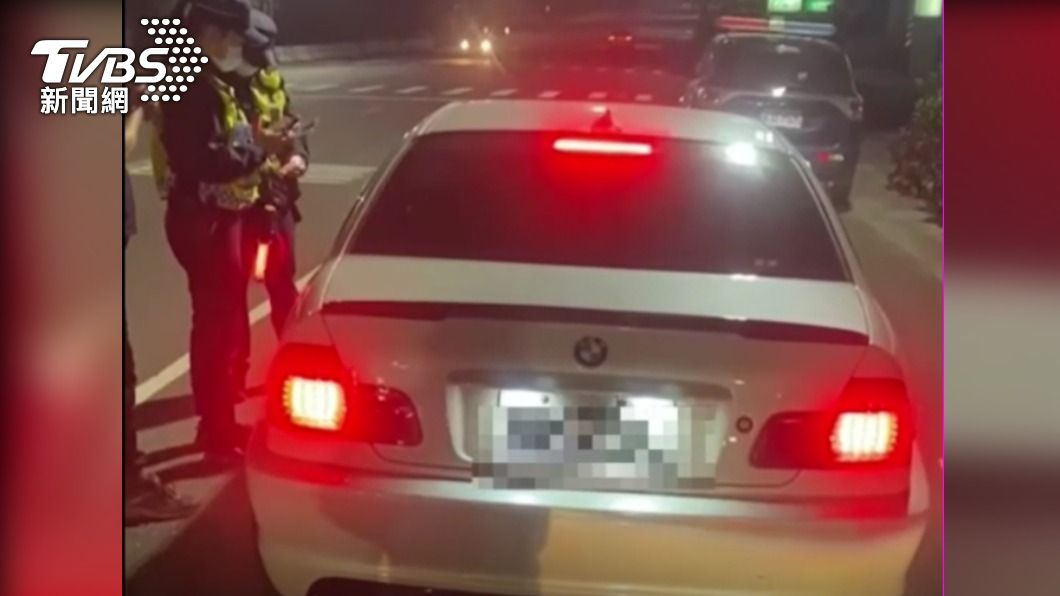 「報馬仔」被抓後其他車輛不敢下交流道。(圖/TVBS)