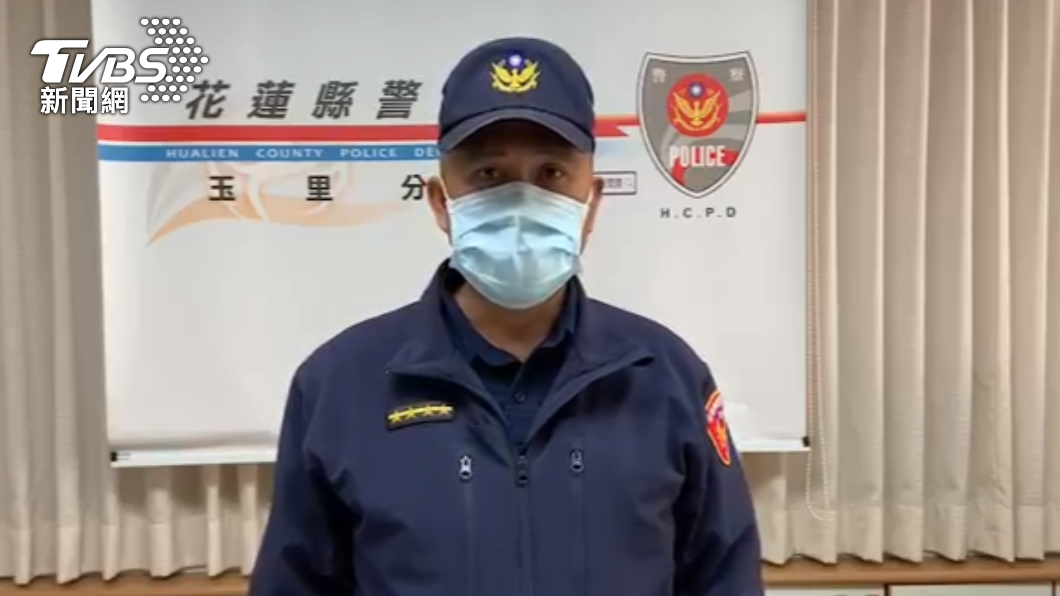 玉里派出所副所長王振業說明案情。(圖/TVBS)