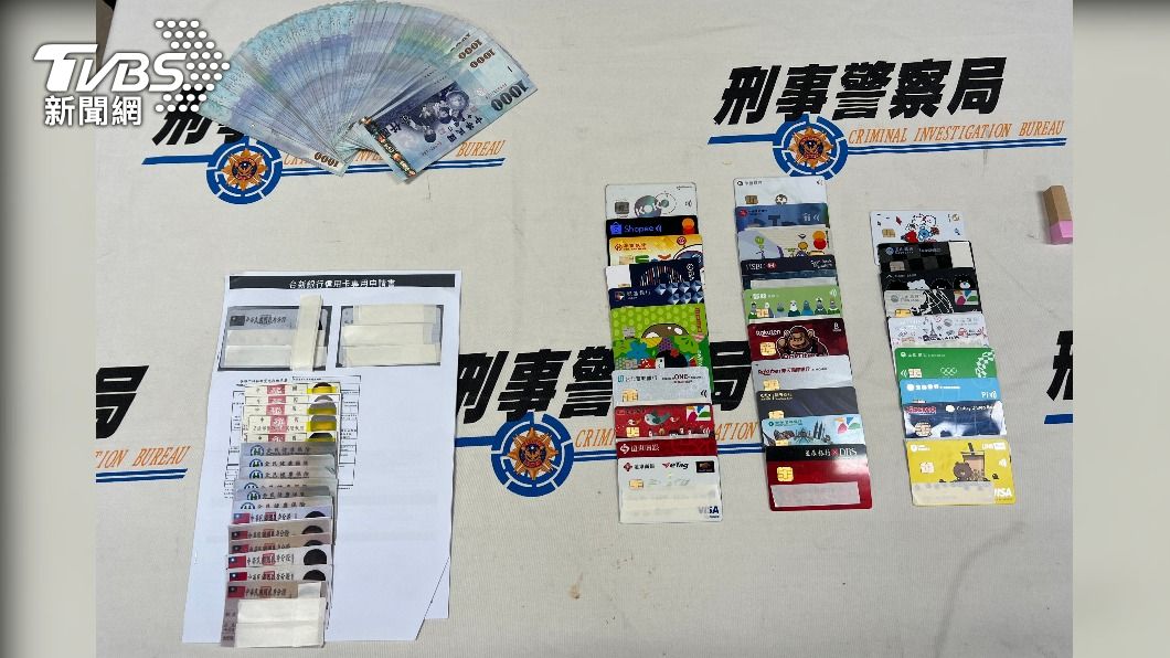 警方查扣相關證物。（圖／TVBS）