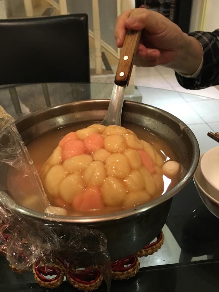 原PO媽媽將湯圓放涼後的景象笑翻眾人。（圖／翻攝自爆廢公社臉書）