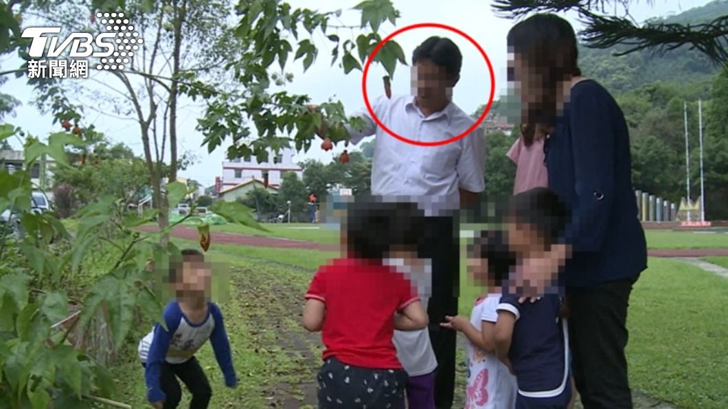 黃姓校長曾榮獲優良校長獎。（圖／TVBS）