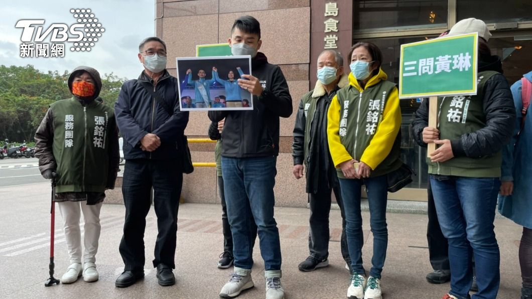 綠擬保送新黨背景人選新店　正國會參選人赴黨中央向小英抗議