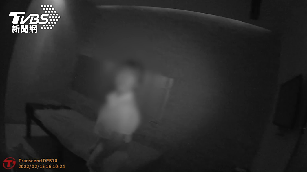 護膚館暗藏春色,警破門逮人。(圖/警方提供)