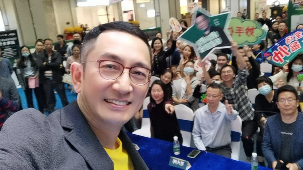 吳啟華坦言，當年在香港生活不易。（圖／翻攝自吳啟華微博）