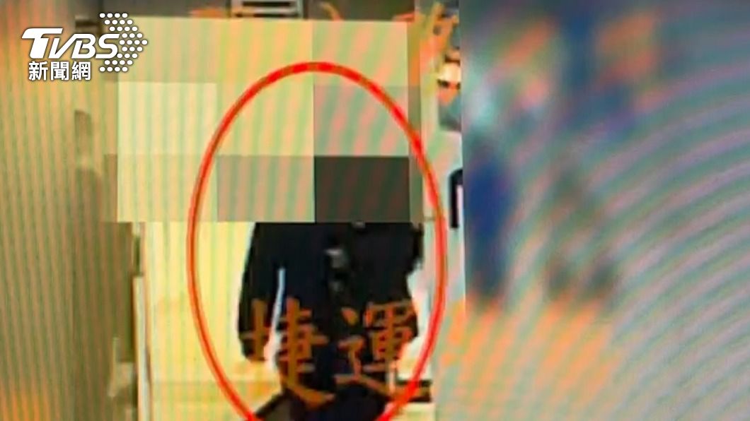 被害人察覺後犯嫌加速逃逸。(圖/TVBS)